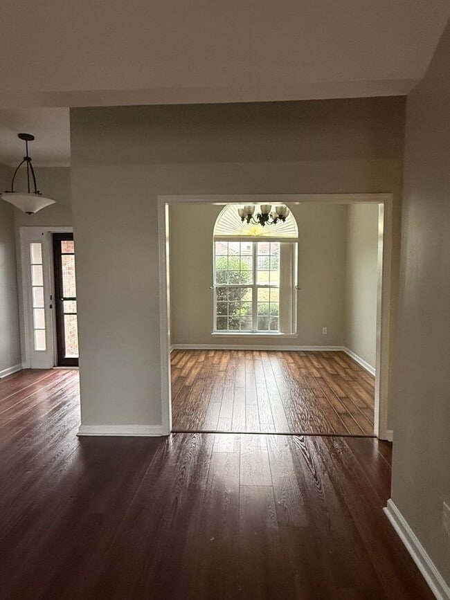 Building Photo - HOME FOR LEASE 4 BR 2 BATH RANCHSTYLE  SPLIT FLOOR PLAN AND OPEN  LARGE  FENCED BACKYARD  CONVENI...