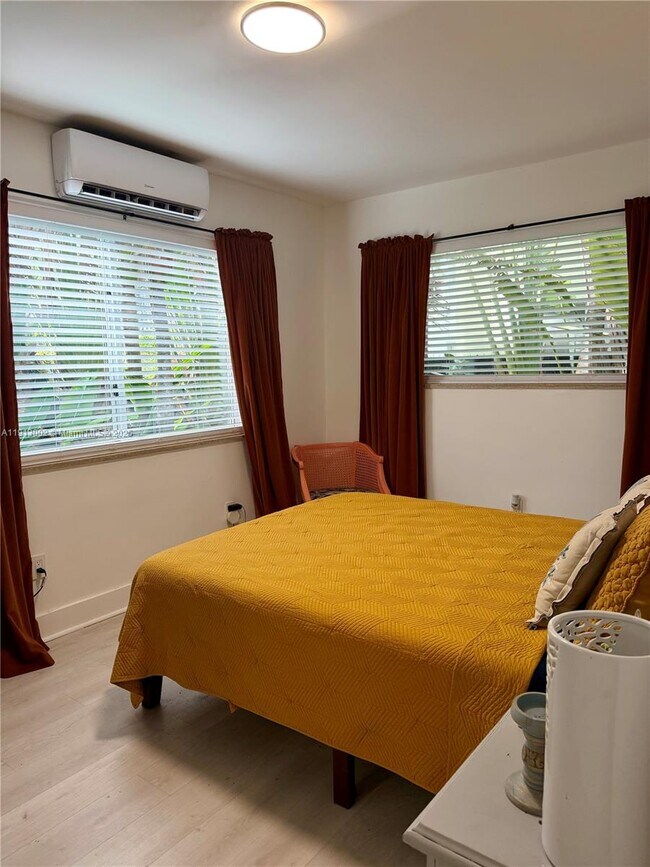 Building Photo - 1198 Marseille Dr