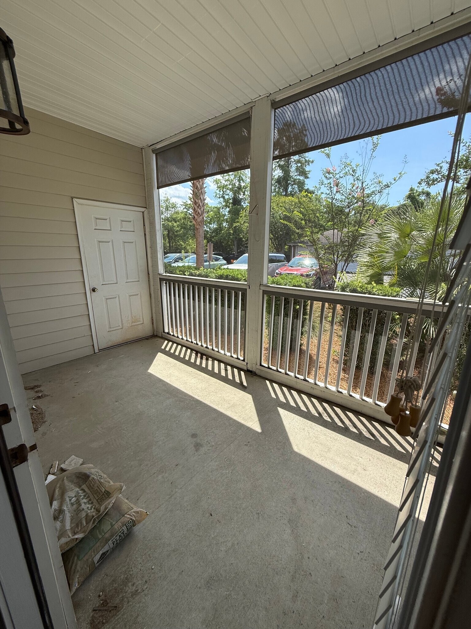Building Photo - 1421 Cambridge Lakes Dr