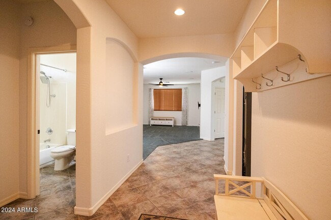 Building Photo - 4522 W Ravina Ln