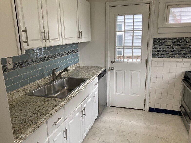 Building Photo - 63 Brookline Ave