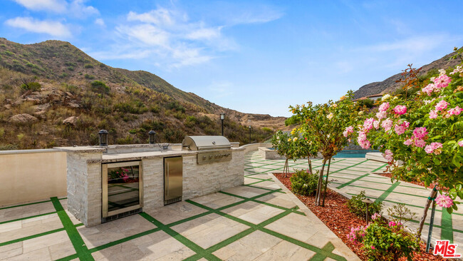 Building Photo - 29450 Malibu View Ct