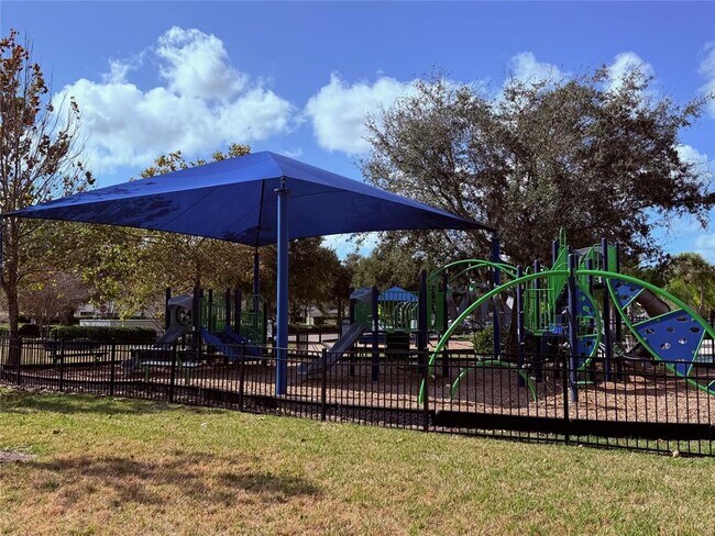 Building Photo - 12236 Fairlawn Dr