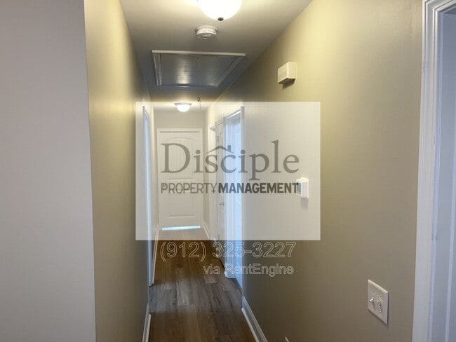 Building Photo - 202 Scarlett Ln