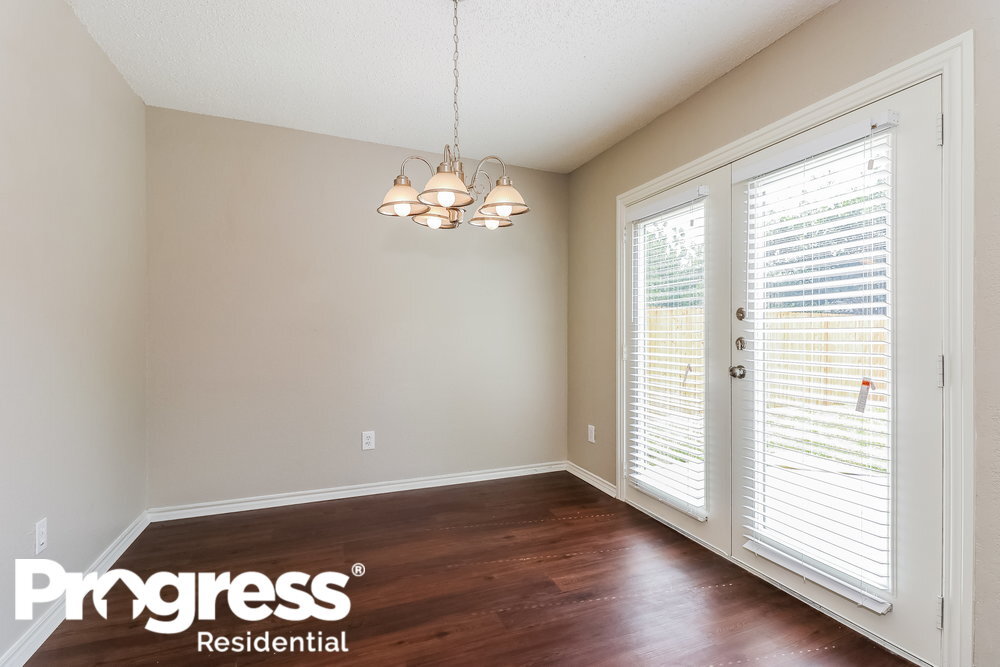 Building Photo - 3156 Pine Valley Dr