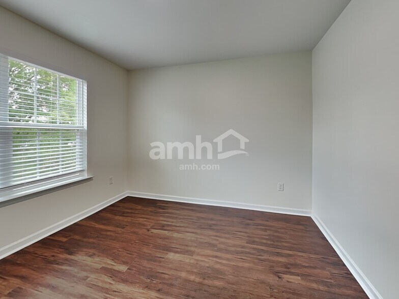 Building Photo - 130 Dunnsmore Dr