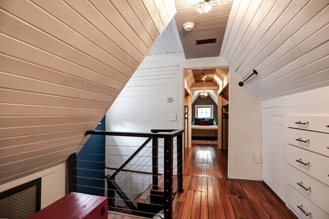 Building Photo - 266 Ashley Ave