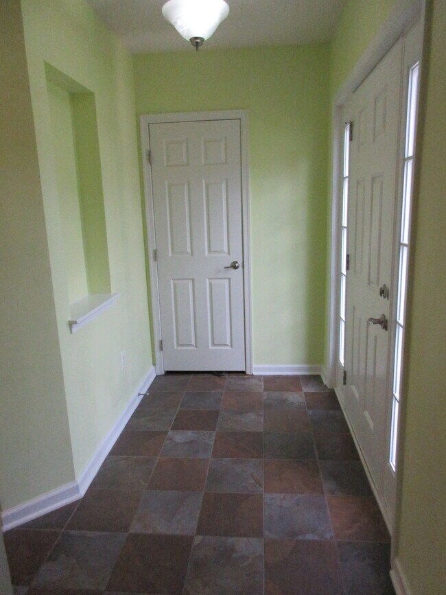 Building Photo - 469 Rolkin Rd