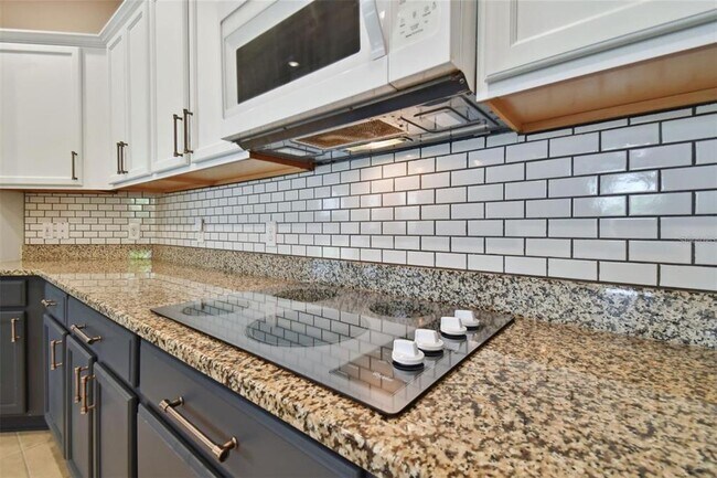 Building Photo - 10606 Laguna Plains Dr