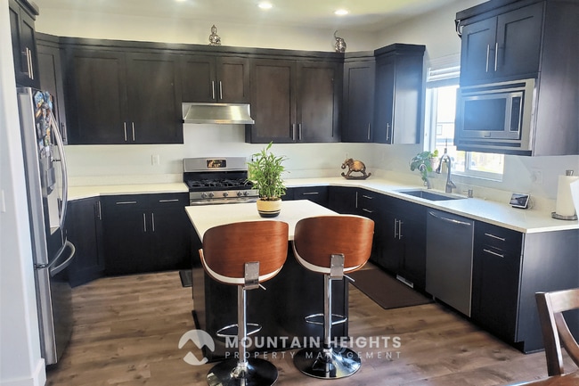 Building Photo - 3861 Spring Brook Ln