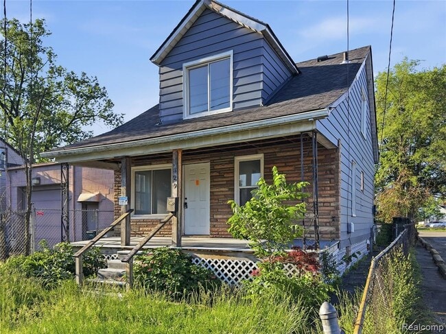 Building Photo - 329 W Muir Ave