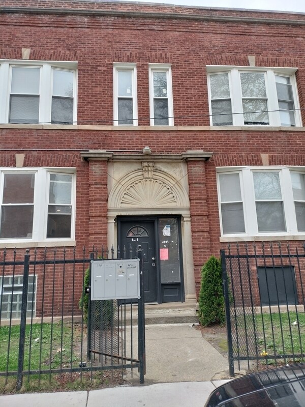 Building Photo - 6601 S Green St
