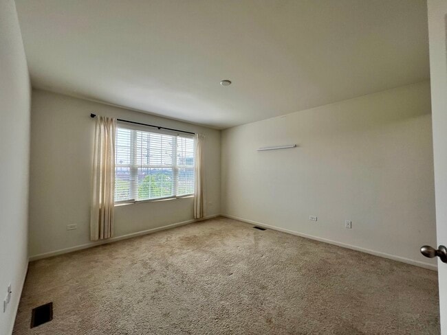 Building Photo - 1464 Lake Ridge Ct