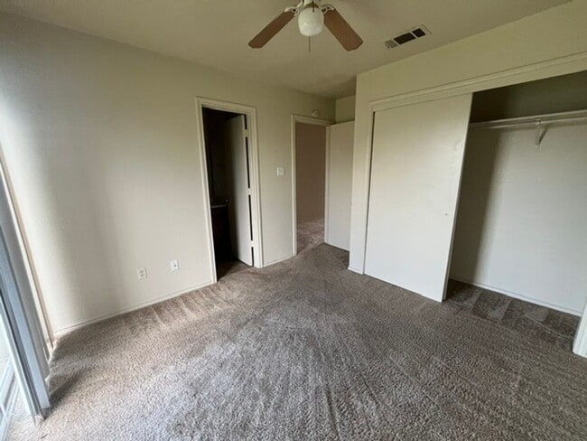 Building Photo - 1103 Horizon Dr