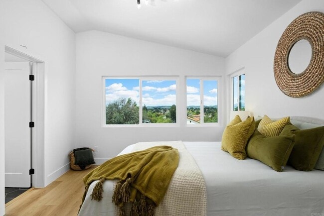 Building Photo - Oceanside Home - 3 Bedroom 2-1/2 Bathroom - Renovated