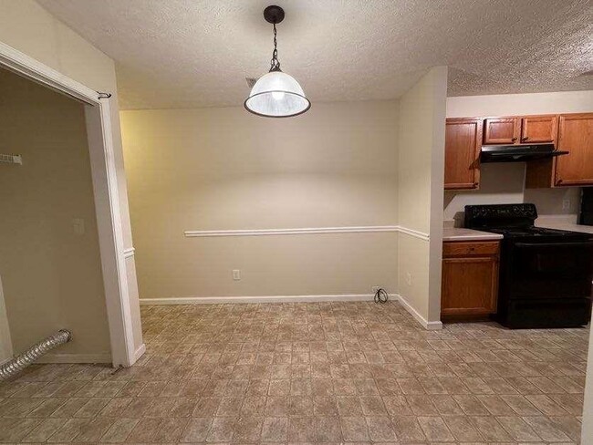 Building Photo - 5196 Tew Ln SW