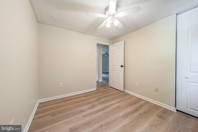 Building Photo - 9802 Brightlea Dr