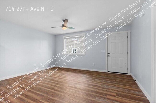 Building Photo - 714 27th Ave N