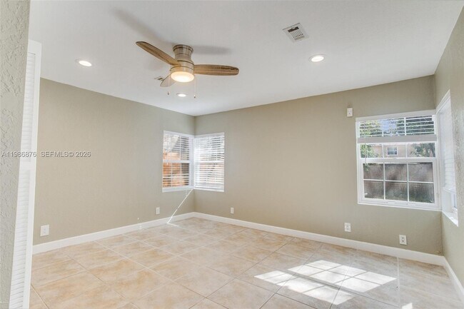 Building Photo - 1632 NW 6th Ave