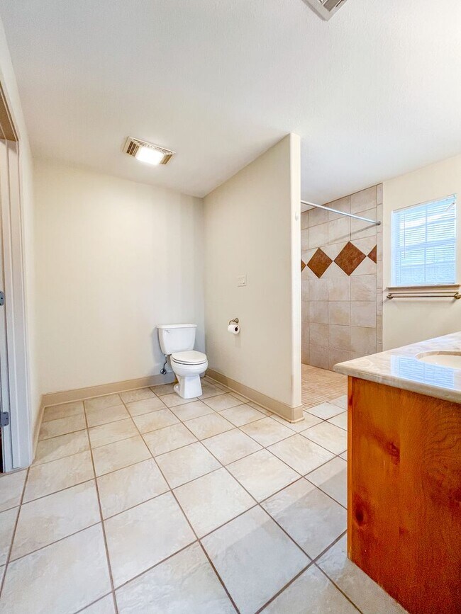Building Photo - 6000 Boxelder Trail