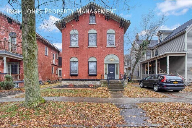 Building Photo - 62 Park St