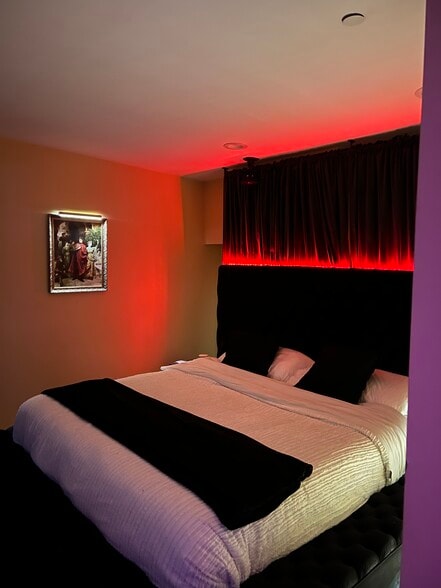 Building Photo - 1350 Stradella Rd