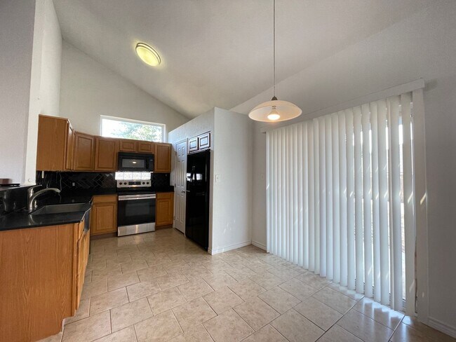 Building Photo - 3-Bedroom House on 1/2 an Acre for Rent in Killeen