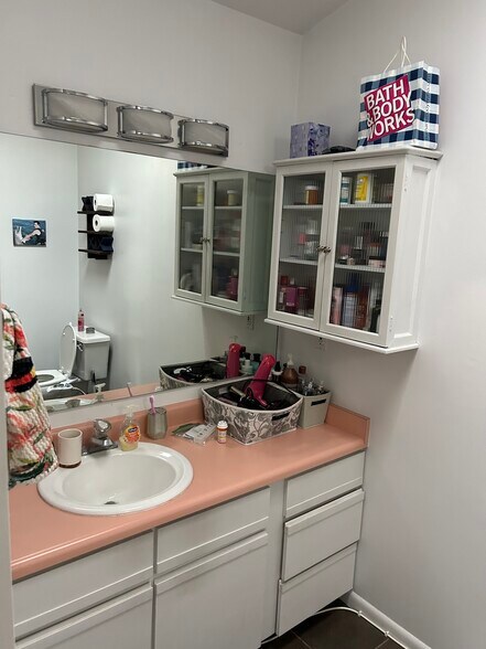 Building Photo - 7682 S Sunbird Way