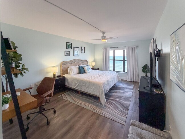 Building Photo - 10200 S Ocean Dr