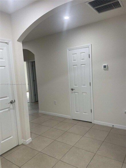Building Photo - 10817 Marble Brook Blvd
