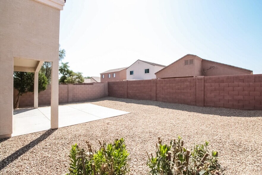 Building Photo - 3329 W Wayland Dr