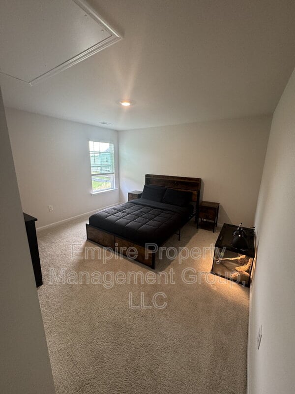 Building Photo - 261 Carrington Dr