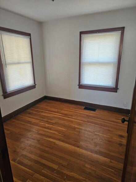 Building Photo - 3223 Cleveland Ave