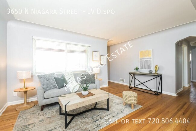 Building Photo - Desirable 4 bed /2 bath home in the middle...