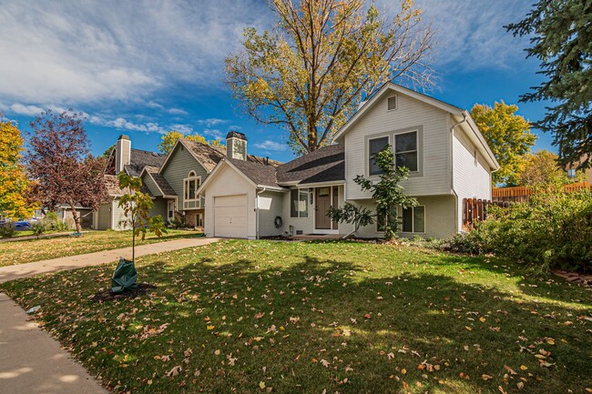 Building Photo - 3BD, 2BA Aurora Home with 2-Car Garage and Back Yard