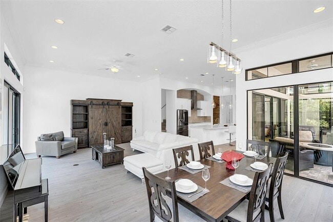 Building Photo - 8436 Via Vittoria Way