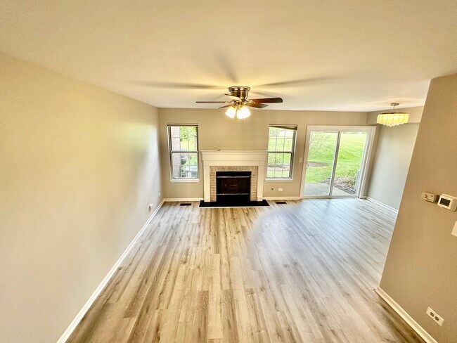 Building Photo - 1226 Clearview Ct