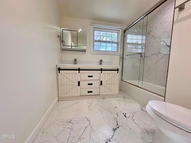 Building Photo - 17449 Keswick St