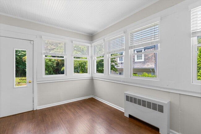 Building Photo - 3 Bed 3 Bath - Bethesda Colonial - Move-In...