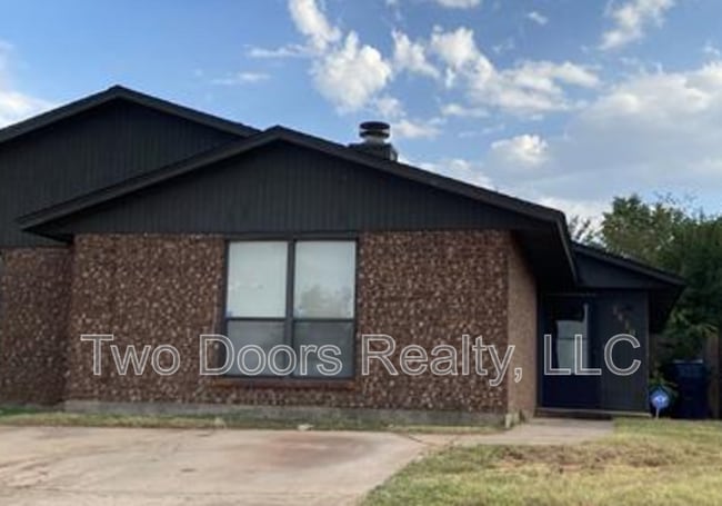 Building Photo - 2820 SE 55th St