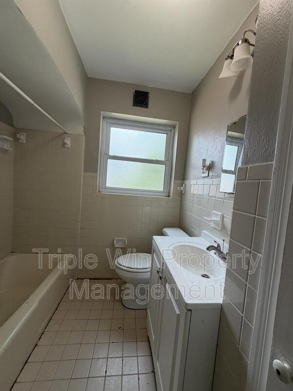 Building Photo - 1629 Redman Rd