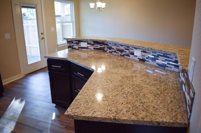 Building Photo - 3303 Elija St