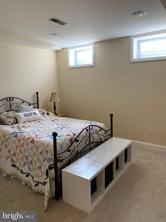 Building Photo - 1317 19th Rd S