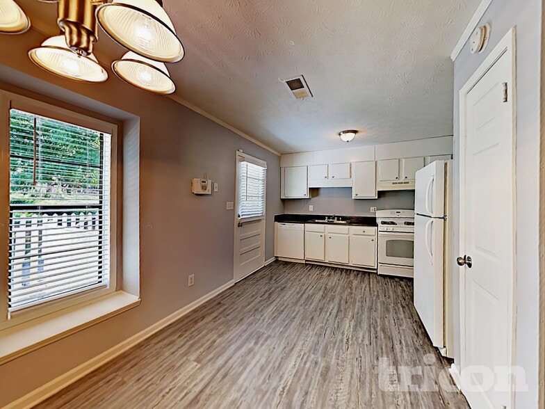 Building Photo - 68 Belmont Ln