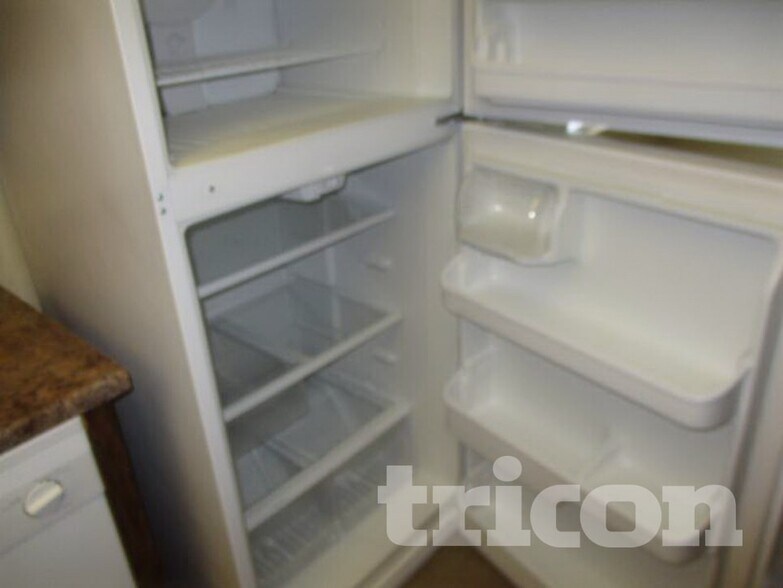 Building Photo - 4323 W Poinsettia Dr