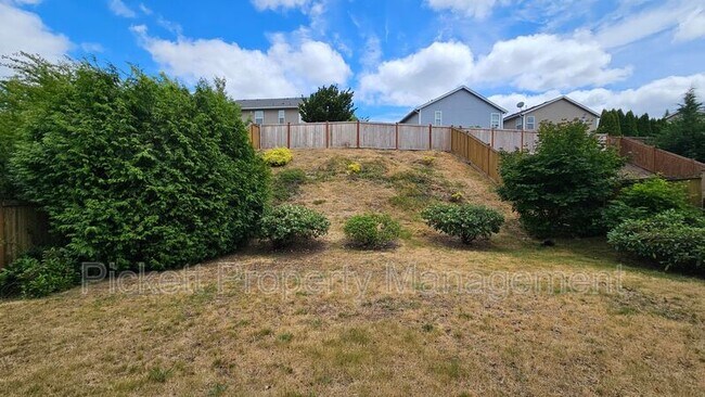 Building Photo - 2369 SW Siskin Cir