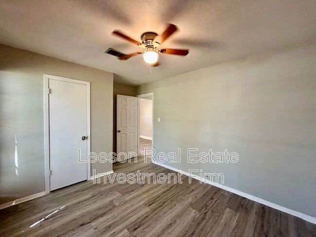 Building Photo - 317 Oregon Ave