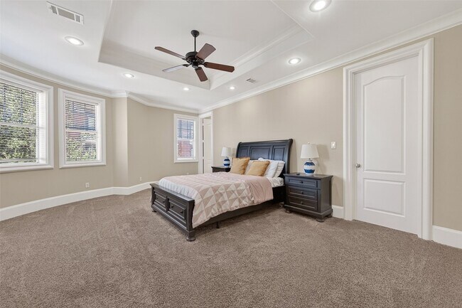 Building Photo - 105 Detering St