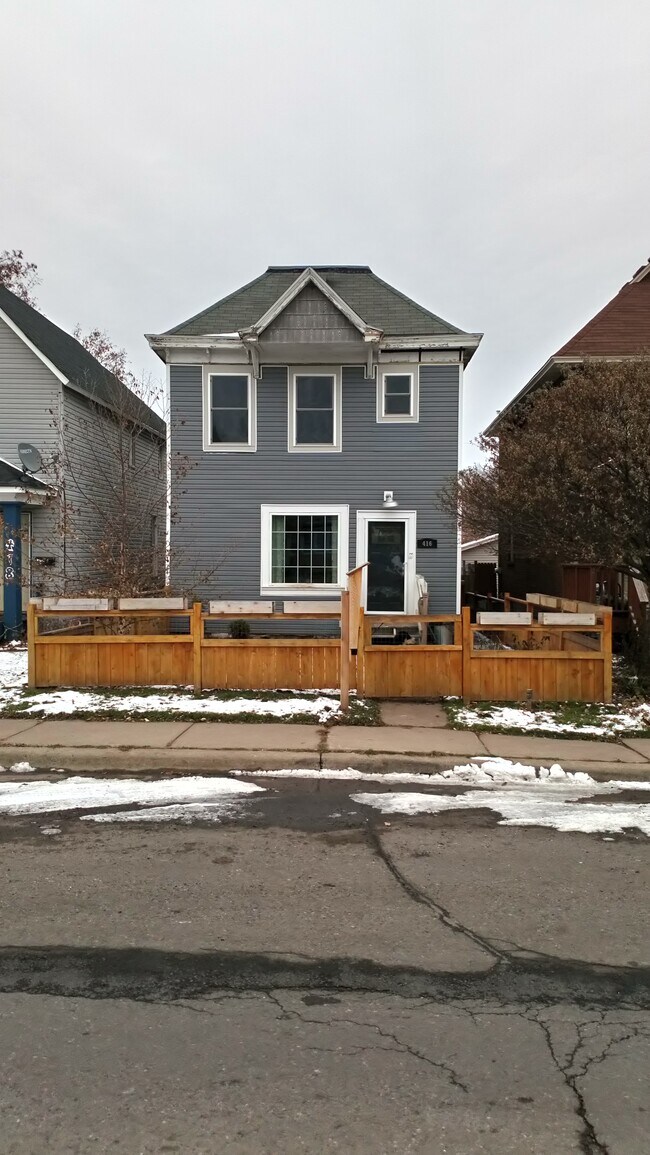 Building Photo - 416 N 59th Ave W