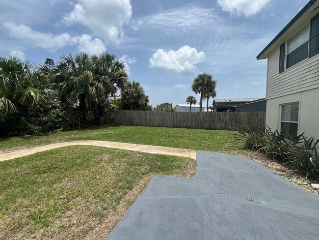 Building Photo - 5 Wisteria Dr